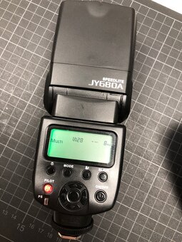 Viltrox Speedlite JY680A - 2