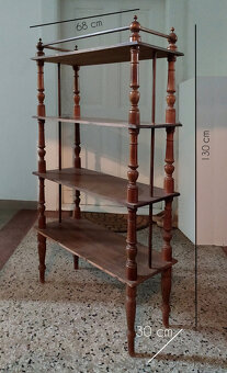 starý dřevěný regál - 2