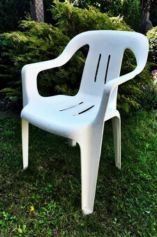 plastové židle - 2