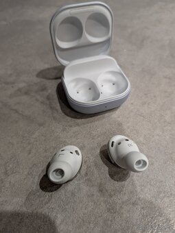 Koupím nabíjecí pouzdro Samsung Galaxy Buds Pro - 2