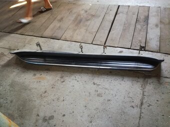 Cadillac Escalade 2007 - 2014 levý práh - 2