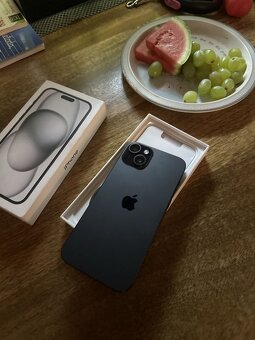iPhone 15 plus 128 GB černá barva perfektní - 97 % - 2