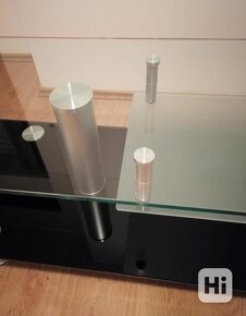 Skleněný TV stolek - 2