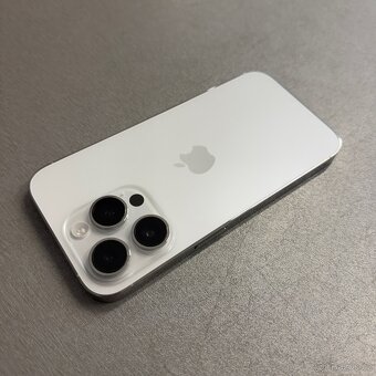 iPhone 14 Pro 256GB silver, jako nový, 12 měsíců záruka - 2