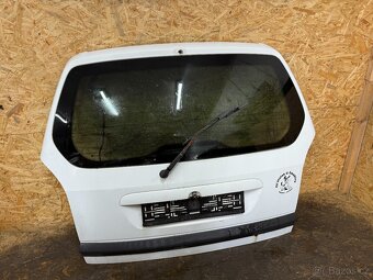 PÁTÉ DVEŘE KUFRU OPEL ZAFIRA A - 2