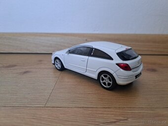 Opel Astra GTC 1:34 - 2