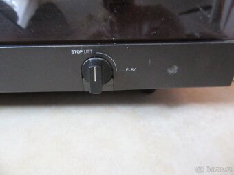 Nabízím gramofon Tesla 470 hifi. Gramofon se točí. Jehla na - 2