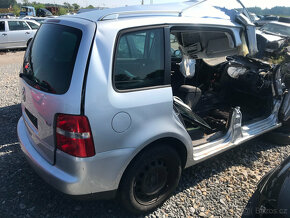 VW Touran 2,0TDI 100kW AZV 2006 - dily z bouracky - 2