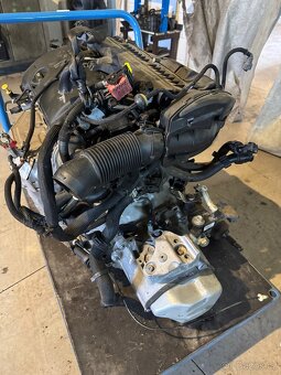 Kompletní motor Peugeot 1.4 16v 70kw 17 000km - 2