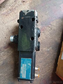 Hydraulický rozvaďeč HYVA - 2