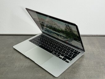 MacBook Air 13'' 2020 / M1 / 8GB / 256GB SSD / Silver - 2