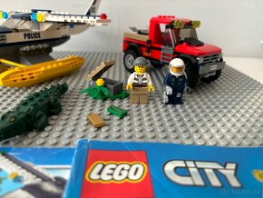 lego city 60070 - 2