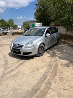 VW Golf 5 na náhradní díly nebo celkem - 2