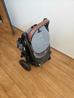 Kočárek sporťák joi litetrax s příslušenstvím - 2