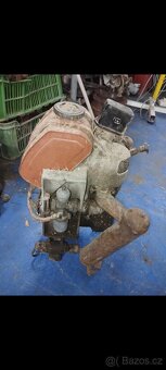 Prodám motor Jikov. nejspíš ze staré sekačky - 2