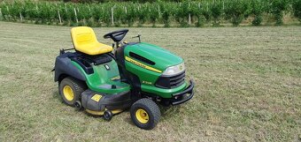 Zahradní traktor sekačka John Deere - 2