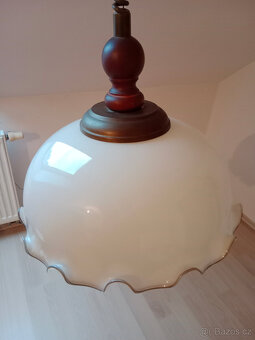 Stylový vintage lustr s mléčným sklem, průměr stínidla 37 cm - 2