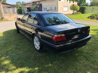 BMW E38 750i - 2