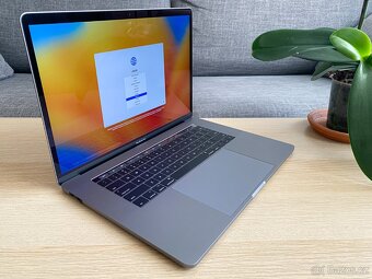 ZÁNOVNÍ STAV - Apple MacBook Pro 15", Core i7 + ZÁRUKA - 2