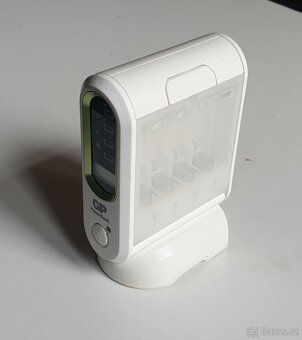 Nabíječka baterií GP- 4 x AA (AAA)- nabíjí po 1 ks - 2