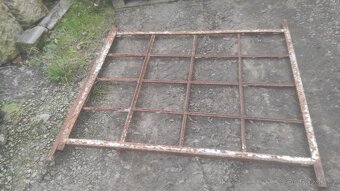 Staré železné okno, 25 ks- 120x90cm, fabrické okno - 2