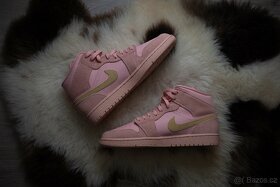 Air Jordan 1 Mid SE ‘Coral Stardust/Club Gold’ - 2