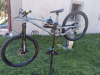 Commencal clash 2021 v2 možná sleva - 2