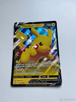 Pokémon jumbo karta Pikachu V - 2