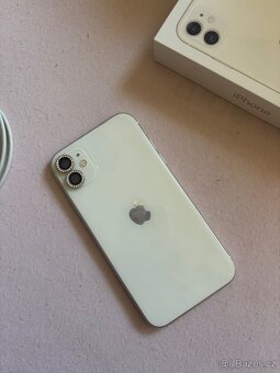 Prodám-Apple Ipoe 11-bílá, 18gb - 2