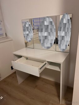 Kosmetický stolek - 2