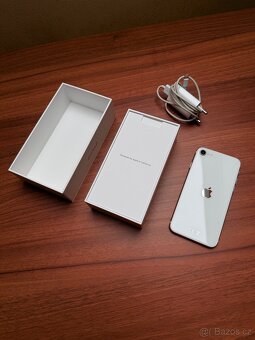 iPhone SE 2020 bílý 128GB - 2
