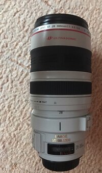 Teleobjektiv Canon EF 28-300 mm F3,5-5,6 L IS USM se zoomem - 2