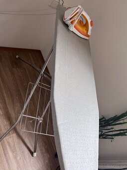 Žehlička + žehlicí prkno - 2