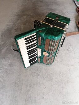 Prodám harmoniku Melodia - 2