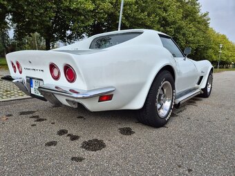Prodám chevrolet corvette c3 - 2