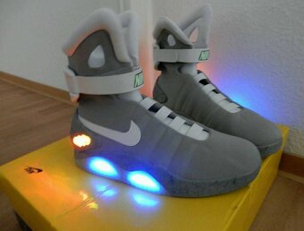 Nike Air Mag back to the future EU 46 US 12 UK 11 glow in th - 2