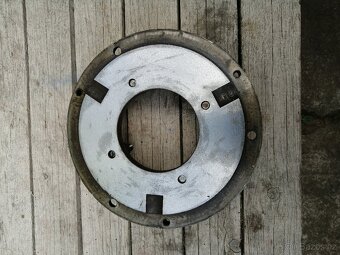 Prodám přírubu sklíčidla TOS250camblock-kužel.pr.106mm - 2
