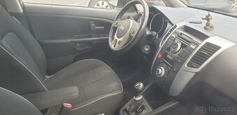 Kia Venga 1.4i Klima Alu Model 2010 - 2