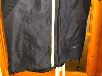 Vesta Nike vel. L - 2
