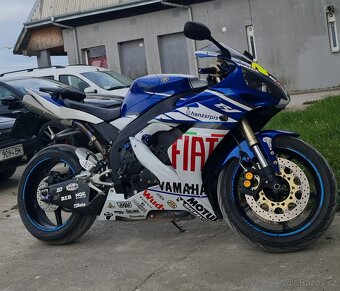 Yamaha r1 - 2