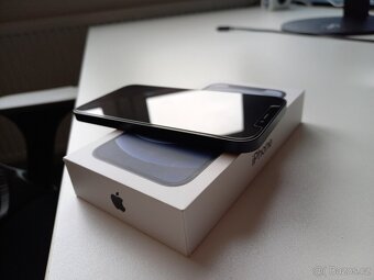 iPhone 12 64GB černý - 2