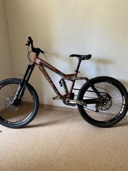 KONA STINKY. Garbanzo  - freeride/ Dh - 2