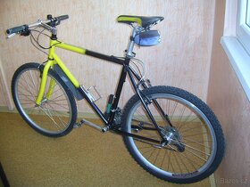 Horské - trekové kolo Specialized - 2