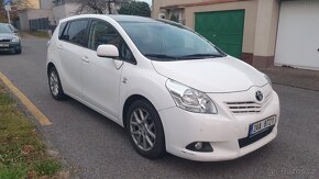 PRODÁM TOYOTA COROLLA VERSO, DIESEL AUTOMAT 1 MAJITEL - 2