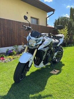 Suzuki GSR-750 ABS - 2