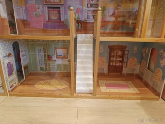 Prodávám domeček pro panenky - 2