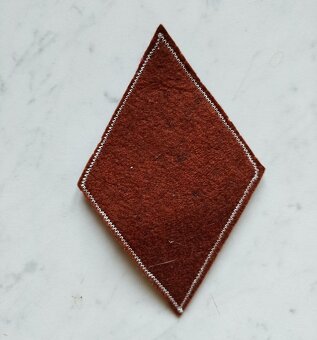 ČSLA nášivka výsadkář, kosočtverec červená - 2