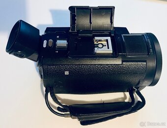 Sony FDR-AX33 - 2