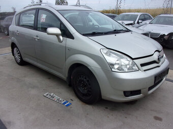 Toyota Corolla Verso - 2