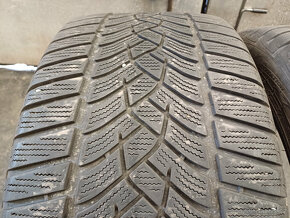 Zimní pneu Goodyear 255/40/18 99V - 2